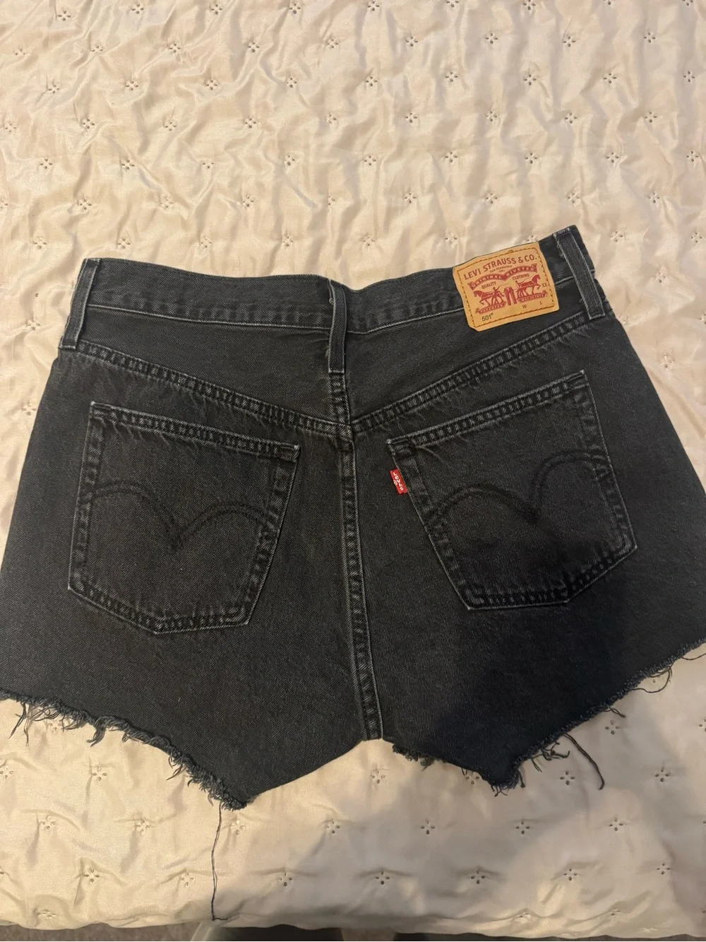 Black High-Rise Distressed Denim Shorts LEVI 501
